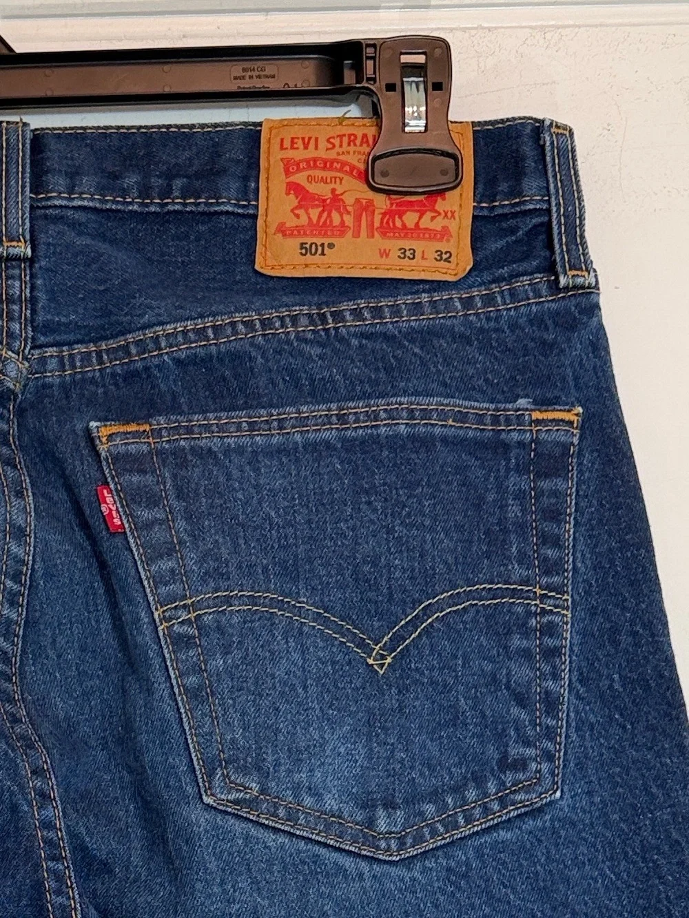 Levi 501 Medium Wash Stretch Blue Jeans 33X32